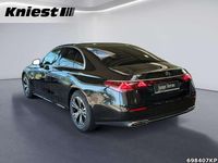 Gebraucht Mercedes E220 Avantgarde 197 PS (144 kW) 2023 Metalliclack obsidianschwarz m Limousine