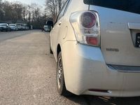 Gebraucht Toyota Verso 147 PS (108 kW) 2009 Silber Van / Kleinbus