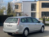 Używany Ford Focus Style 116 KM (85 kW) 2009 Srebrny Kombi