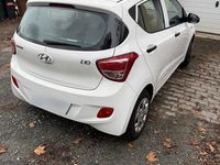 Gebraucht Hyundai i10 67 PS (49 kW) 2014 Weiß Kleinwagen