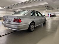 Gebraucht BMW 520 Lifestyle 170 PS (125 kW) 2003 Silber Limousine