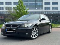 gebraucht BMW 318 i E90 SCHECKHEFT, GUTER ZUSTAND, VOLLLEDER