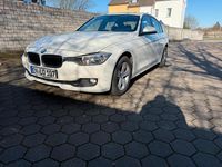 Gebraucht BMW 320 190 PS (139 kW) 2015 Weiß Limousine