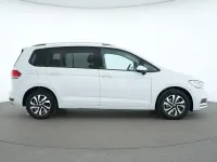 Gebraucht VW Touran Active 122 PS (89 kW) 2023 Pure white Van / Kleinbus