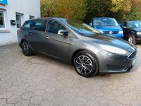 Używany Ford Focus Trend 101 KM (74 kW) 2016 Szary Sedan/Limuzyna