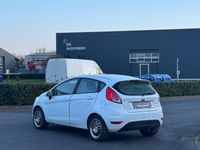 Gebraucht Ford Fiesta Trend 60 PS (44 kW) 2016 Weiß Limousine
