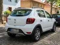 Gebraucht Dacia Sandero Stepway 73 PS (53 kW) 2019 Weiß Limousine
