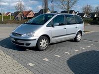 Gebraucht Ford Galaxy 115 PS (84 kW) 2004 Silber Van / Kleinbus