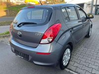 Gebraucht Hyundai i20 Edition 86 PS (63 kW) 2014 Star dust / met Kleinwagen