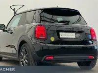 Gebraucht Mini Cooper SE Classic 135 kW (184 PS) 2023 Schwarz Kleinwagen