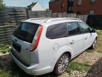 Używany Ford Focus Titanium 136 KM (100 kW) 2009 Biały Sedan/Limuzyna