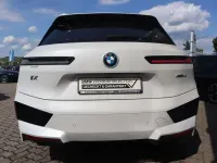 Gebraucht BMW iX Sport Line 384 kW (523 PS) 2022 Mineralweiß SUV