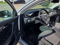 Używany VW Passat Exclusive 122 KM (89 kW) 2012 Srebrny Sedan/Limuzyna