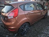 Gebraucht Ford Fiesta 82 PS (60 kW) 2014 Braun Kleinwagen
