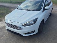 Gebraucht Ford Focus Cool & Connect 125 PS (91 kW) 2018 Weiß Kombi