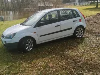 Usata Ford Fiesta 69 CV (50 kW) 2006 Bianco Utilitaria