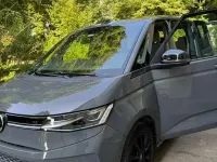 Gebraucht VW Multivan Life 150 PS (110 kW) 2023 Grau Van / Kleinbus