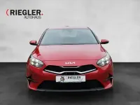 Neu Kia Ceed 140 PS (102 kW) 2025 Rot Kleinwagen