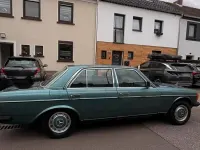 Gebraucht Mercedes 240 72 PS (52 kW) 1982 Grün Limousine