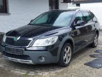 Gebraucht Skoda Octavia Scout 145 PS (106 kW) 2012 Schwarz Kombi