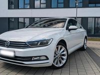 Gebraucht VW Passat 120 PS (88 kW) 2018 Weiß Limousine