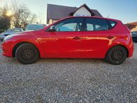 Gebraucht Hyundai i30 Edition+ 109 PS (80 kW) 2009 Rot Limousine