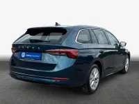 Gebraucht Skoda Octavia First Edition 116 PS (85 kW) 2021 Lavablau metallic Kombi