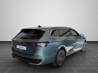 Gebraucht VW Passat Elegance 150 PS (110 kW) 2025 Grün Limousine