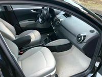 Second-hand Audi A1 86 CP (63 kW) 2011 Negru Hatchback