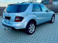 Gebraucht Mercedes ML320 224 PS (164 kW) 2007 Silber SUV