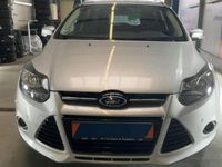 Gebraucht Ford Focus Titanium 150 PS (110 kW) 2014 Polarsilber metallic Kombi