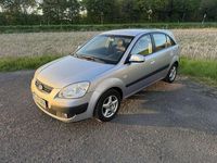 Gebraucht Kia Rio Basis 97 PS (71 kW) 2007 Silber Limousine