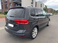 Gebraucht VW Touran Highline 150 PS (110 kW) 2017 Grau Van / Kleinbus