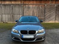 Gebraucht BMW 318 143 PS (105 kW) 2011 Silber Limousine