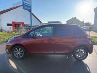 Gebraucht Toyota Yaris Team 111 PS (81 kW) 2020 Rot Limousine