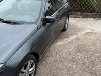 Gebraucht Mercedes E220 170 PS (125 kW) 2015 Blau Kombi