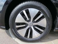 Gebraucht VW e-Golf 100 kW (136 PS) 2019 Deep black perleffekt Kleinwagen