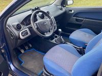 Gebraucht Ford Fiesta 70 PS (51 kW) 2005 Blau Kleinwagen
