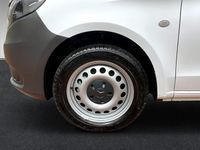 Gebraucht Mercedes e-Vito 85 kW (116 PS) 2021 Arktikweiß Van / Kleinbus