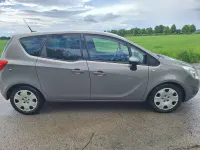 Gebraucht Opel Meriva Design Edition 131 PS (96 kW) 2011 Muskatgrau/muskat braun(m2) Van / Kleinbus