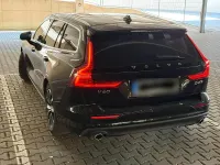 Gebraucht Volvo V60 Momentum 190 PS (139 kW) 2019 Schwarz Kombi