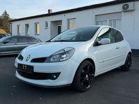 Gebraucht Renault Clio II 75 PS (55 kW) 2008 Weiß Kleinwagen
