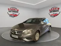 Gebraucht Mercedes A180 109 PS (80 kW) 2013 Mountaingrau  met. Kleinwagen