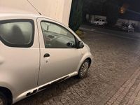 Gebraucht Toyota Aygo 68 PS (50 kW) 2009 Grau Kleinwagen