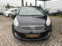 Używany Kia Venga Vision 90 KM (66 kW) 2010 Czarny Hatchback