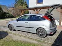 Second-hand Ford Focus 101 CP (74 kW) 2004 Argintiu Berlinǎ