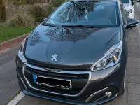 Gebraucht Peugeot 208 Active 82 PS (60 kW) 2017 Grau Kleinwagen