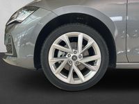 Neu Skoda Superb Selection 150 PS (110 kW) 2026 Grau Kombi