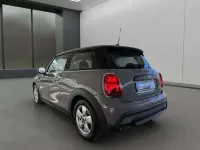 Gebraucht Mini ONE Classic 102 PS (75 kW) 2022 Grau / moonwalk grey (metallic) Kleinwagen