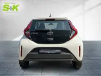 Gebraucht Toyota Aygo X X-play 72 PS (52 kW) 2023 Schneeweiß SUV